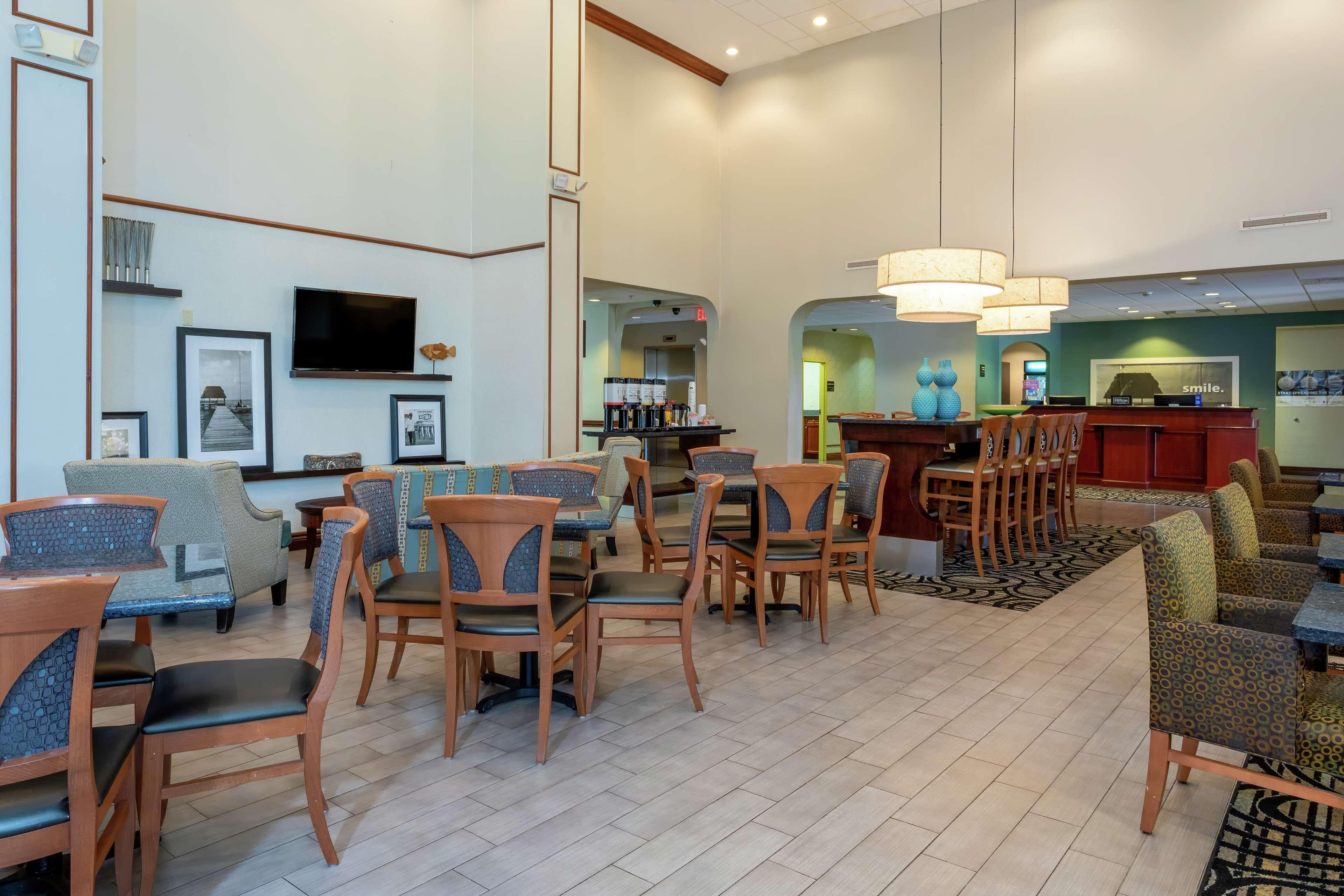 Hampton Inn & Suites - פורט פירס מראה חיצוני תמונה